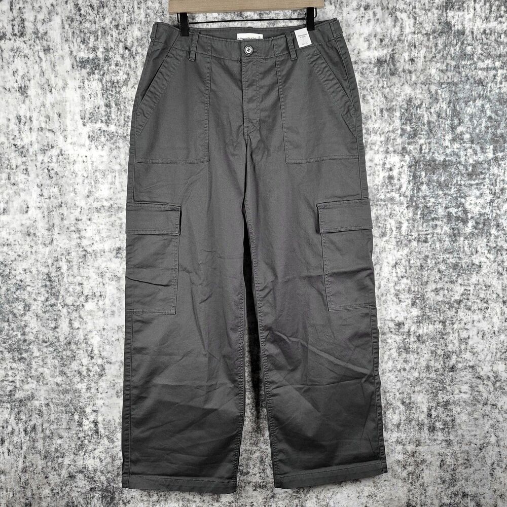 NWT Abercrombie & Fitch Utility Cargo Pants Womens Size 31 / 12L Gray Relaxed
